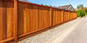Read more about the article Choosing the Perfect Deluxe Fence: A Comprehensive Guide